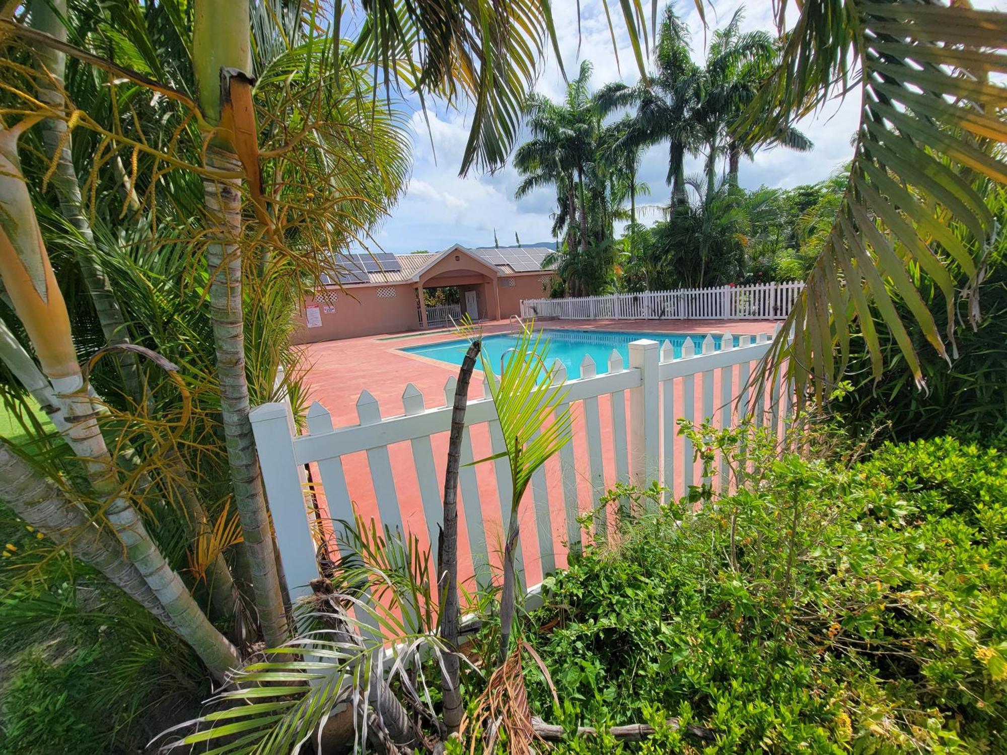 Comfortable Strategic Lodging Quarters Spanish Town Ngoại thất bức ảnh