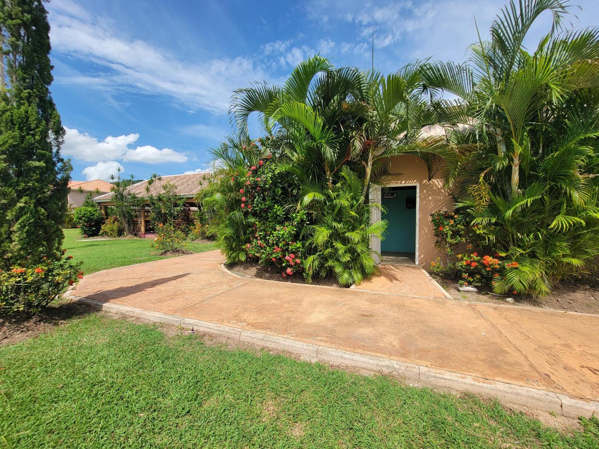 Comfortable Strategic Lodging Quarters Spanish Town Ngoại thất bức ảnh