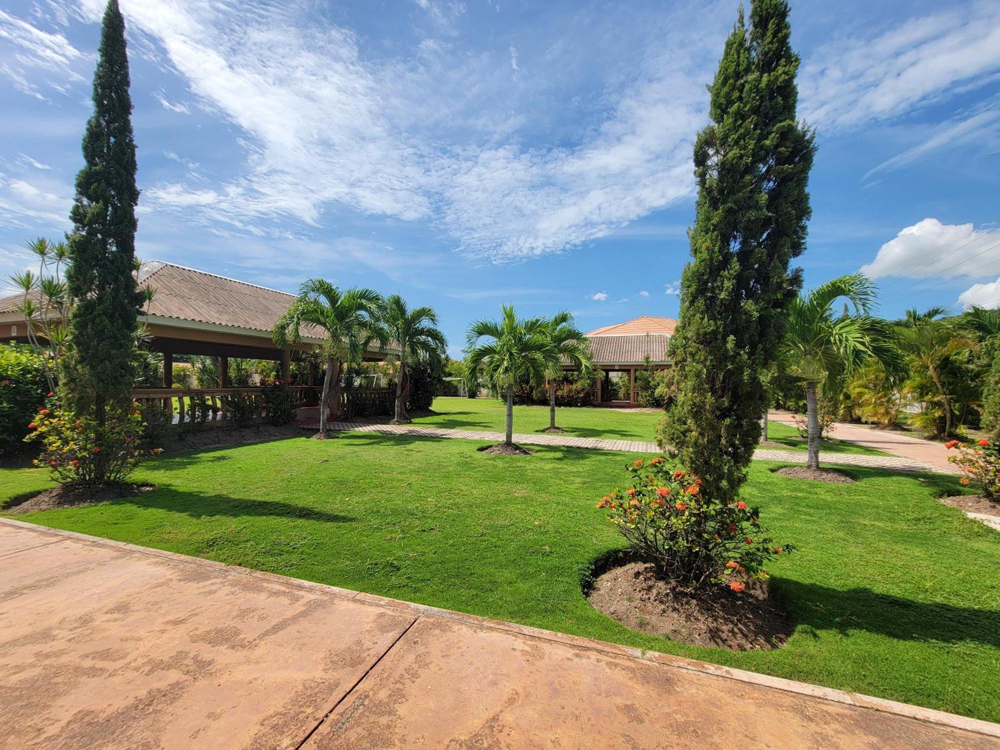 Comfortable Strategic Lodging Quarters Spanish Town Ngoại thất bức ảnh