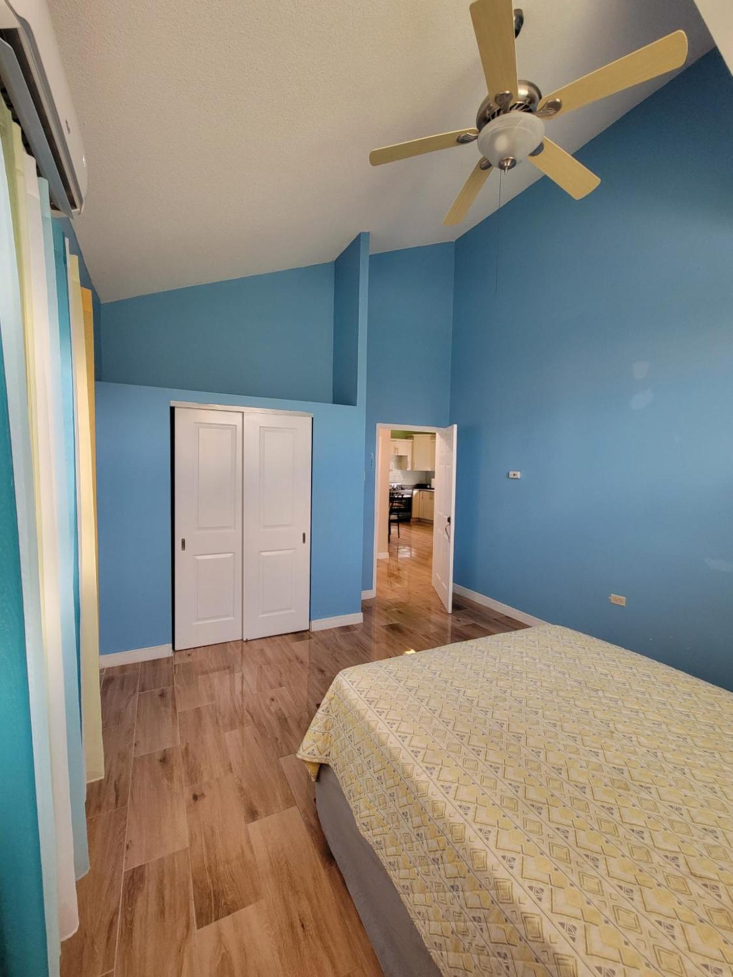 Comfortable Strategic Lodging Quarters Spanish Town Ngoại thất bức ảnh