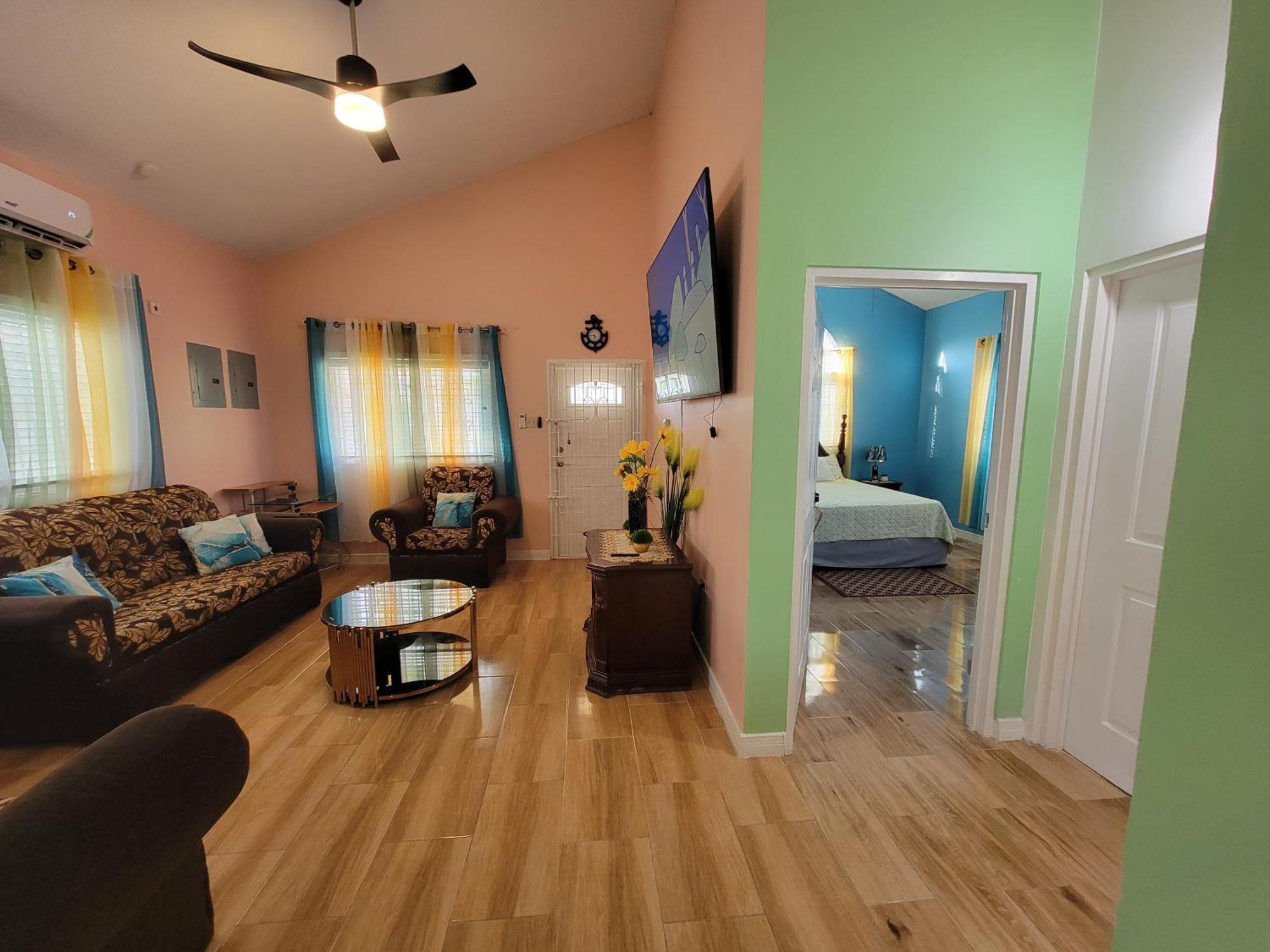 Comfortable Strategic Lodging Quarters Spanish Town Ngoại thất bức ảnh