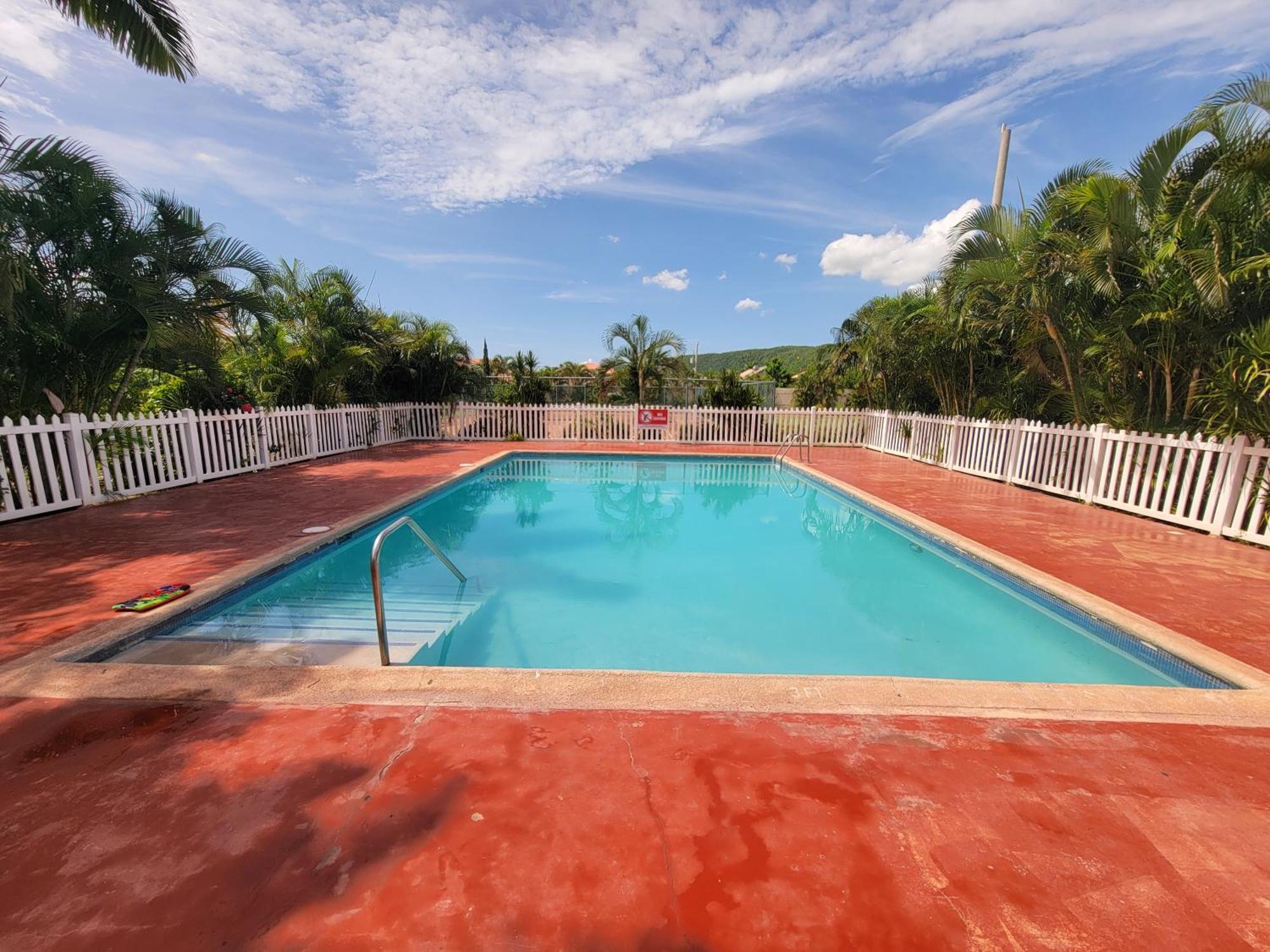 Comfortable Strategic Lodging Quarters Spanish Town Ngoại thất bức ảnh