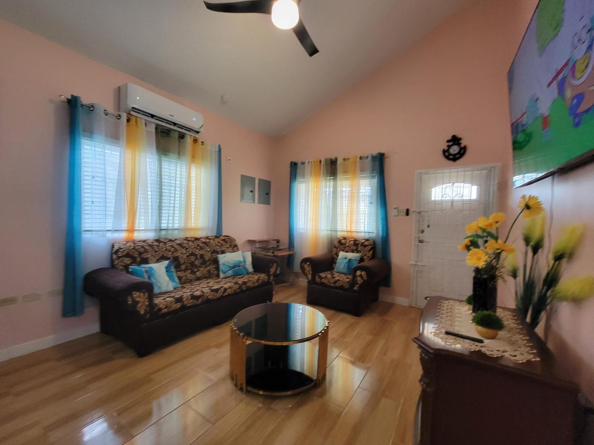 Comfortable Strategic Lodging Quarters Spanish Town Ngoại thất bức ảnh